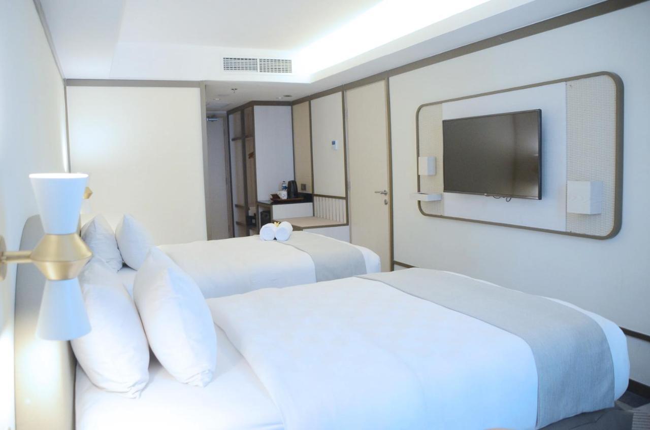 Louis Kienne Hotel Pemuda Семаранг Экстерьер фото