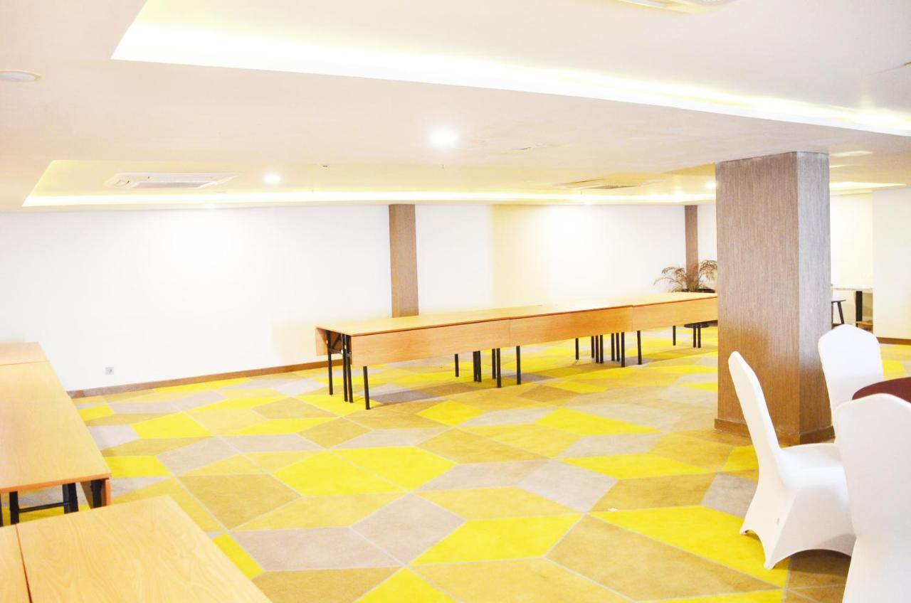 Louis Kienne Hotel Pemuda Семаранг Экстерьер фото